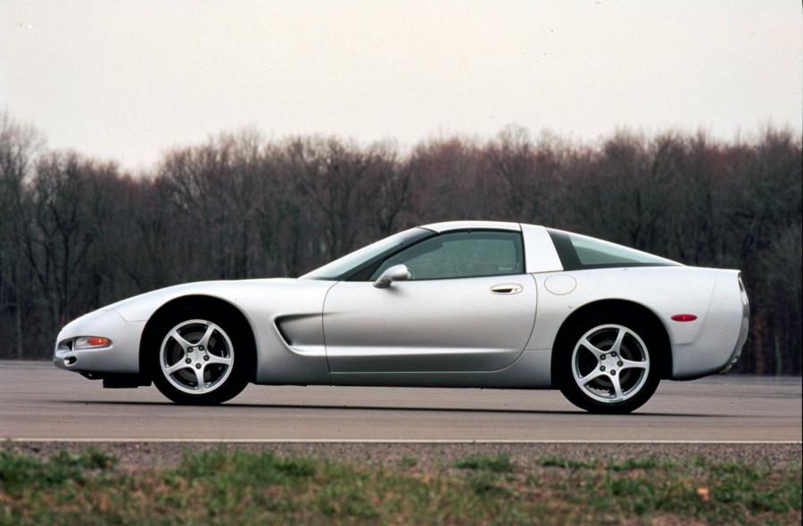  Chevrolet Corvette 1998 года  (фото 78 из 84)